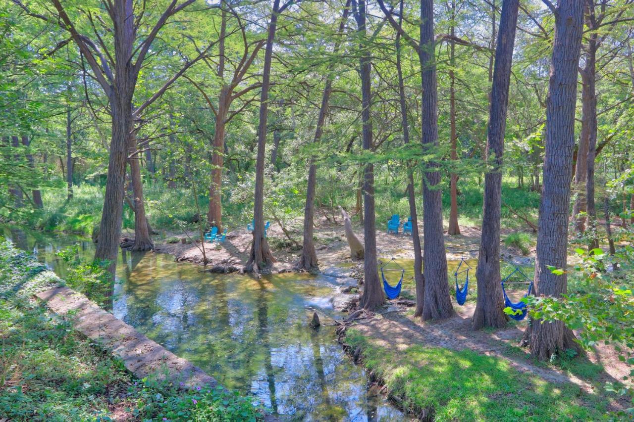 B&B Wimberley - Creekside Cabins - Creekside Cottage - Bed and Breakfast Wimberley