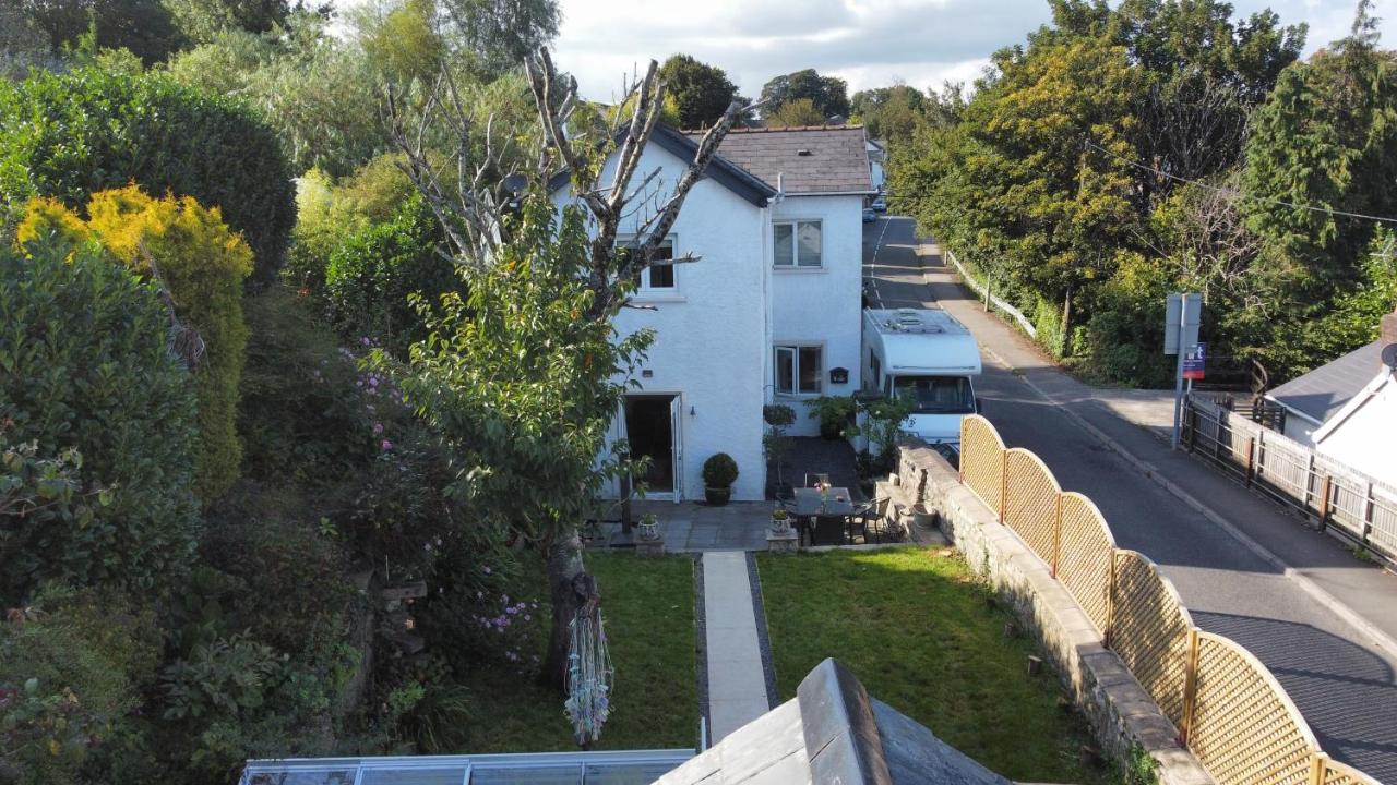 B&B Bridgend County Borough - Cartref, 1860s family home. - Bed and Breakfast Bridgend County Borough