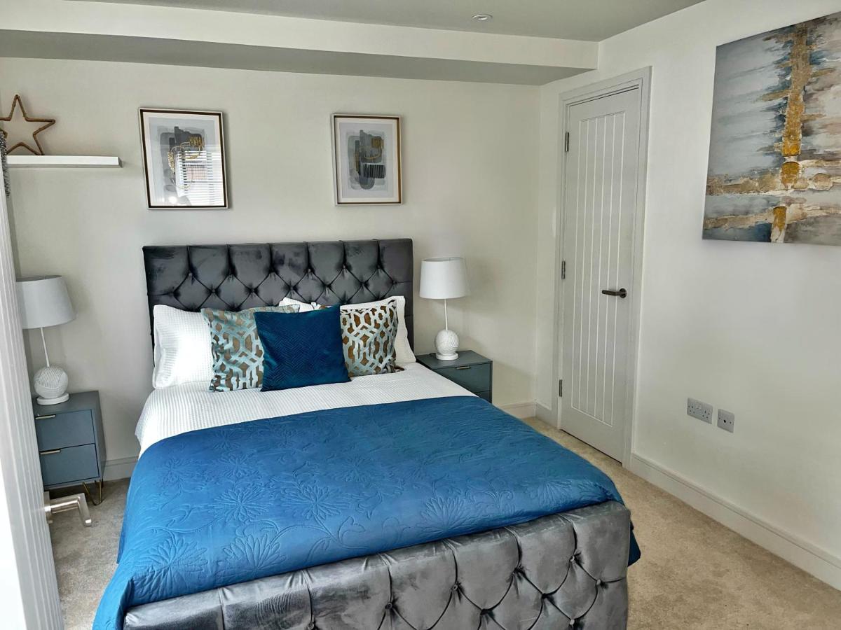 B&B Northampton - Luxury Northampton Town Centre Apartment - Bed and Breakfast Northampton