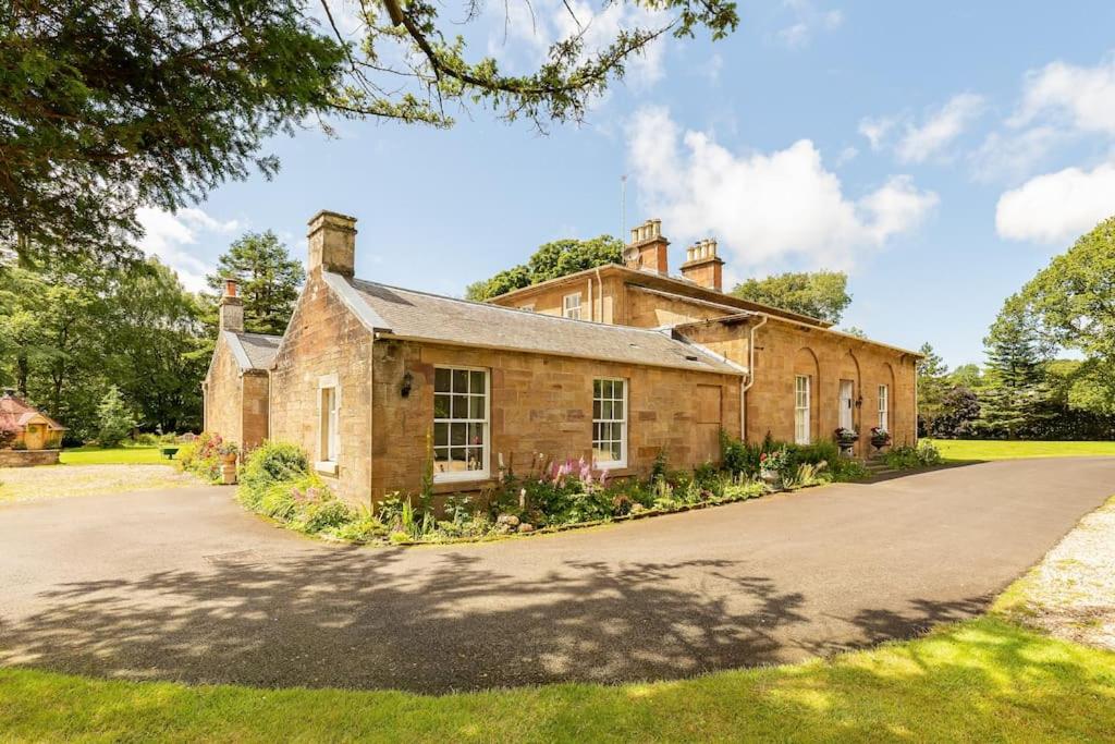 Luxury Scottish Manor house + jacuzzi + bbq cabin + helipad - Ferienwohnung