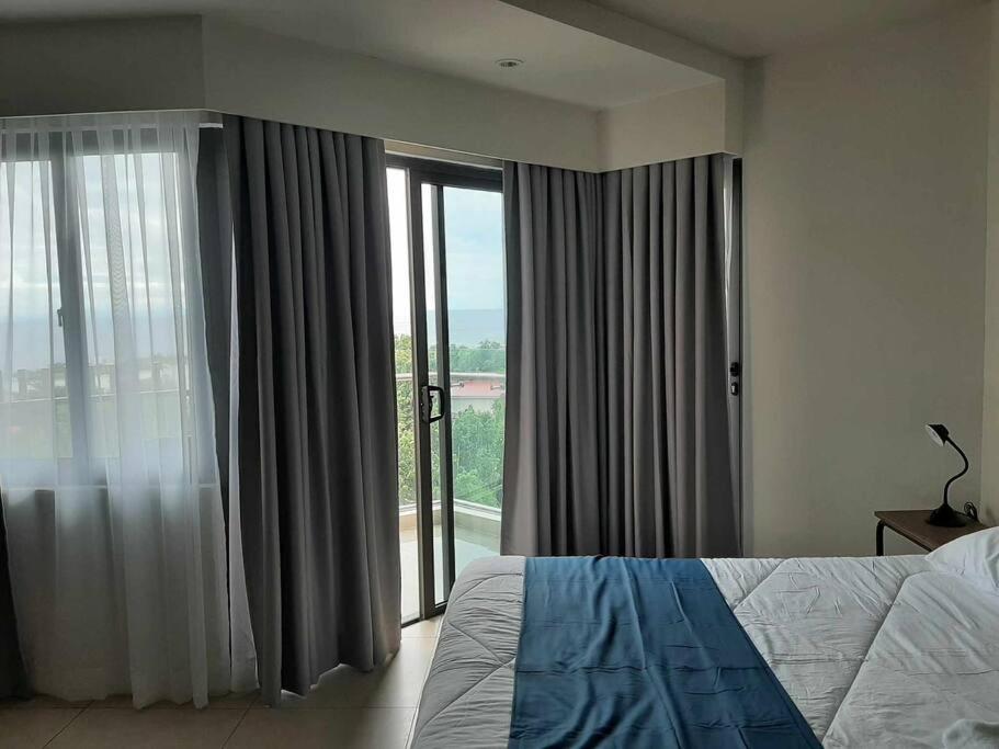 B&B Lapu-Lapu City - the 8th Floor Ocean View at Tambuli - Bed and Breakfast Lapu-Lapu City