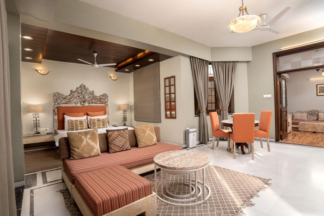 Deluxe King Suite