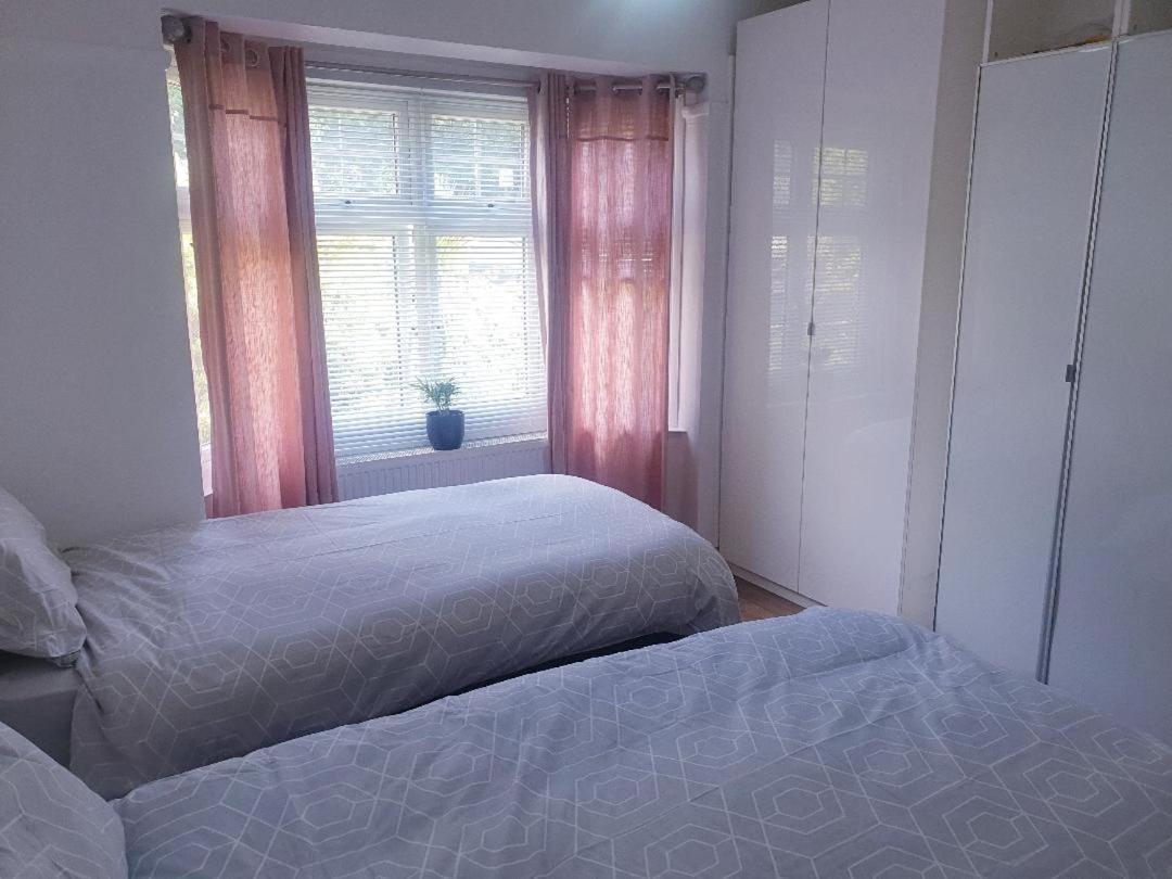 Spacious Private Room in Vibrant South London - Ferienwohnung Thornton Heath