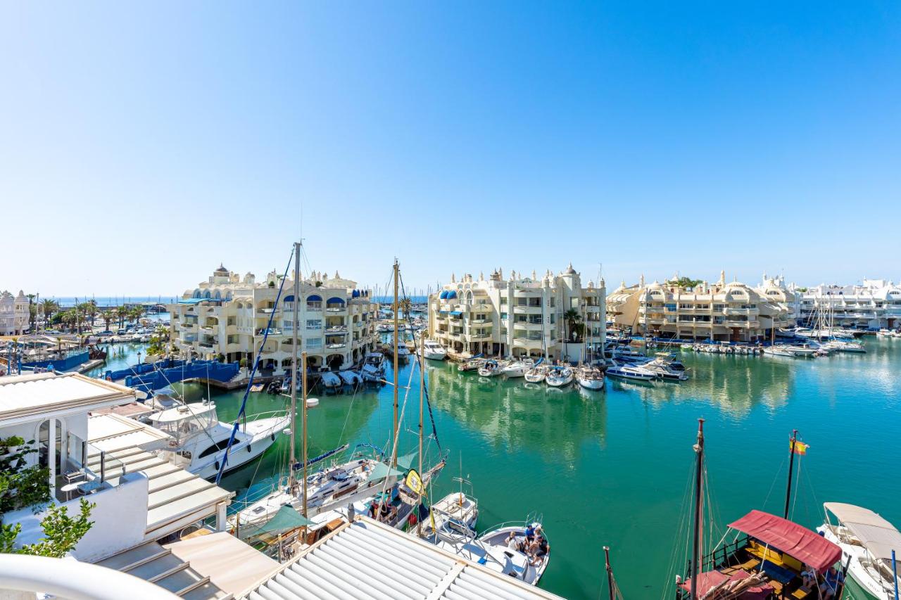 Atico Puerto Marina First Island with Sea Views and Rooftop Pool - Chambres d'hôtes Benalmádena