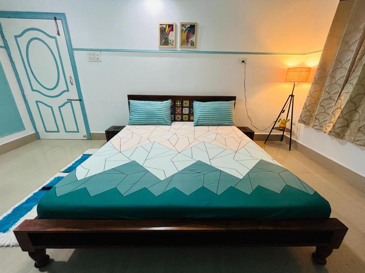 B&B Guwahati - *URBAN HOME*-A Luxe Contemporary 1BHK Apartment - Bed and Breakfast Guwahati