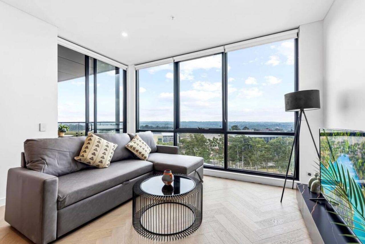 Exquisite High-End Retreat in Macquarie Park - B&B Sydney