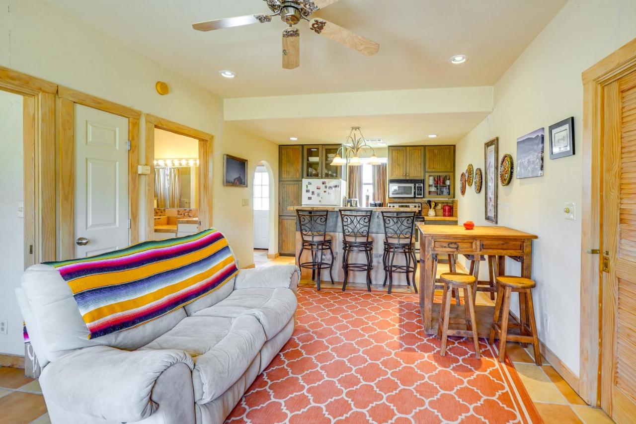 B&B Terlingua - Vibrant Terlingua Vacation Rental Near Big Bend! - Bed and Breakfast Terlingua