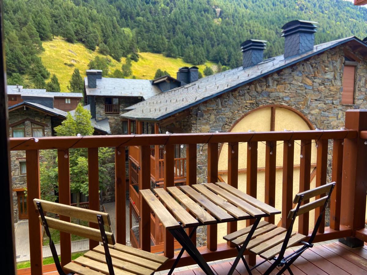 Modern Black Studio Penthouse En Valle De Incles - Parking Gratis l by BonesVacances - B&B