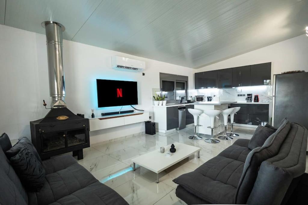 Domus Villa - B&B Ermióni