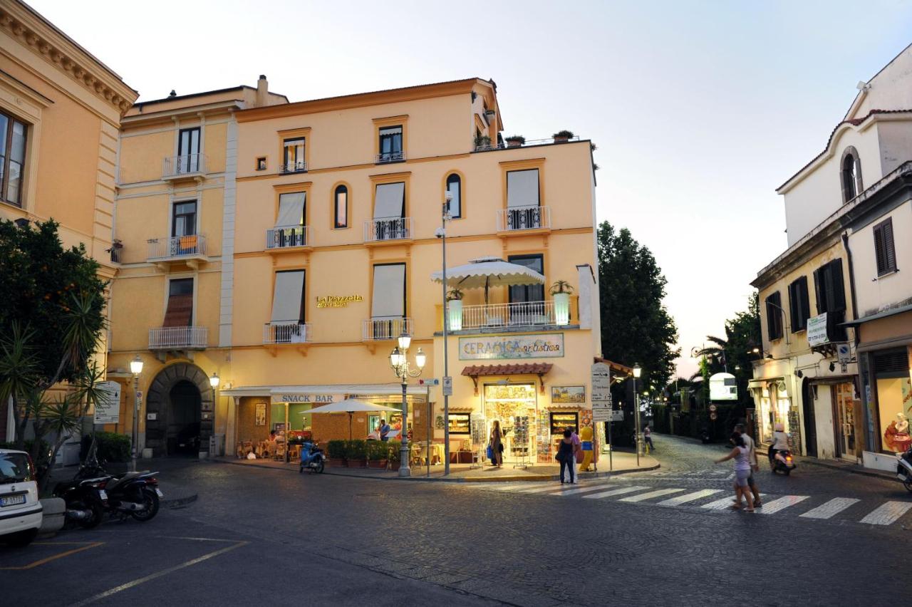 La Piazzetta Guest House - Bed and Breakfast