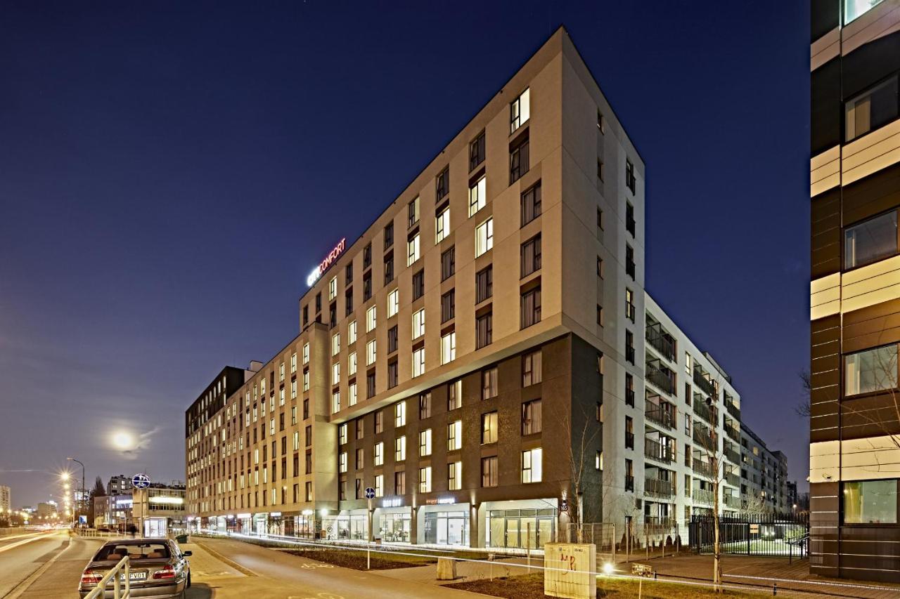 Aparthotel in Warsaw very close to the city center, free underground parking, WiFi, air conditioning, balcony - B&B Warsaw