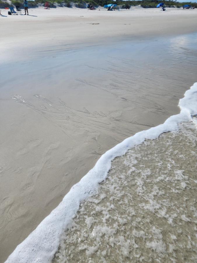 Relaxing Modern 3 BR Home - Queen Bd - North JAX - Ferienwohnung Jacksonville