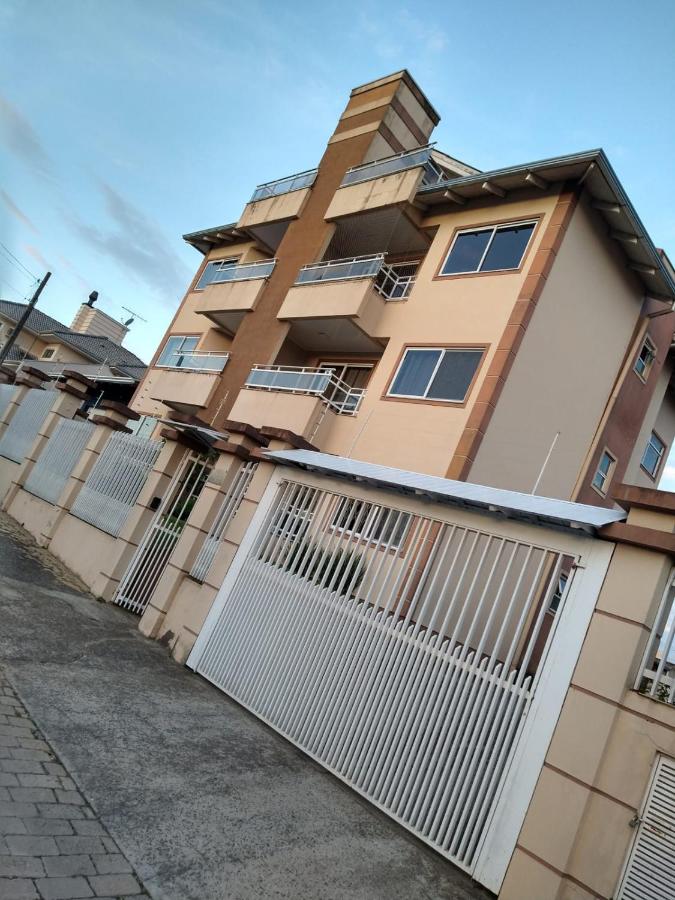 Residencial Cristina's-Apartamentos de 2-3 Quartos equipados com WiFi Garagem-Excelente Localização - B&B Lages