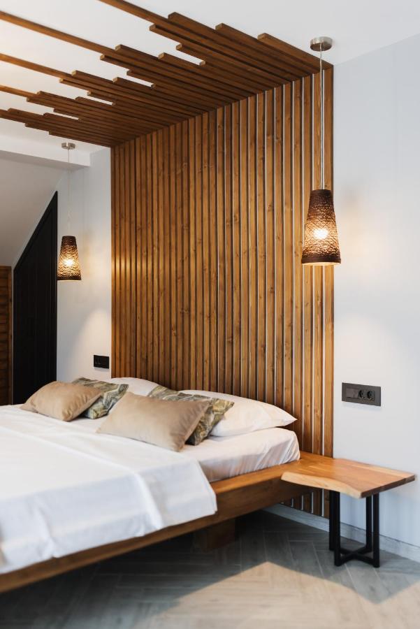 Zimmer mit Kingsize-Bett