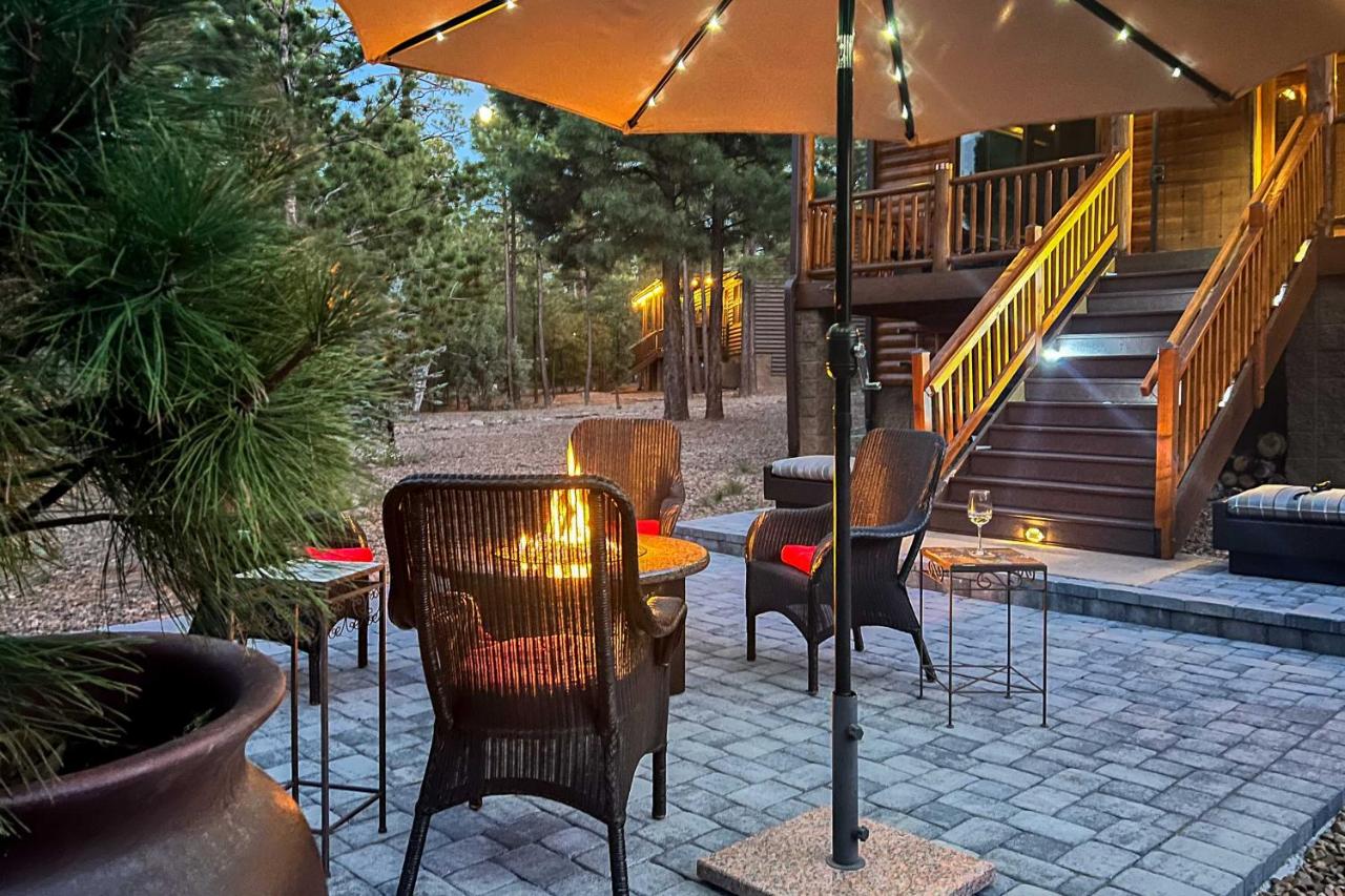 Near Golf and Hikes Torreon Cabin with Furnished Deck - B&B