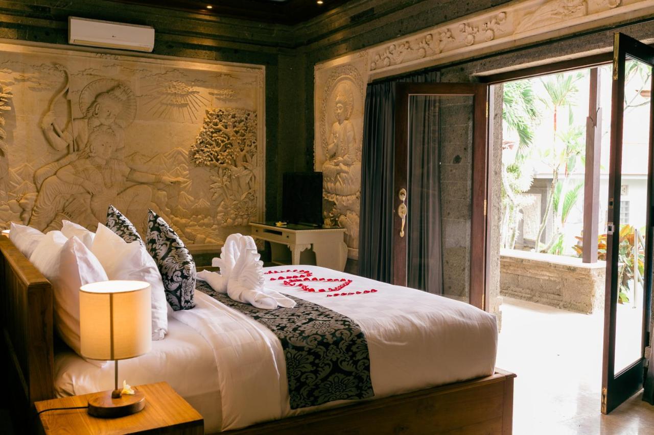 One-Bedroom with Pool View