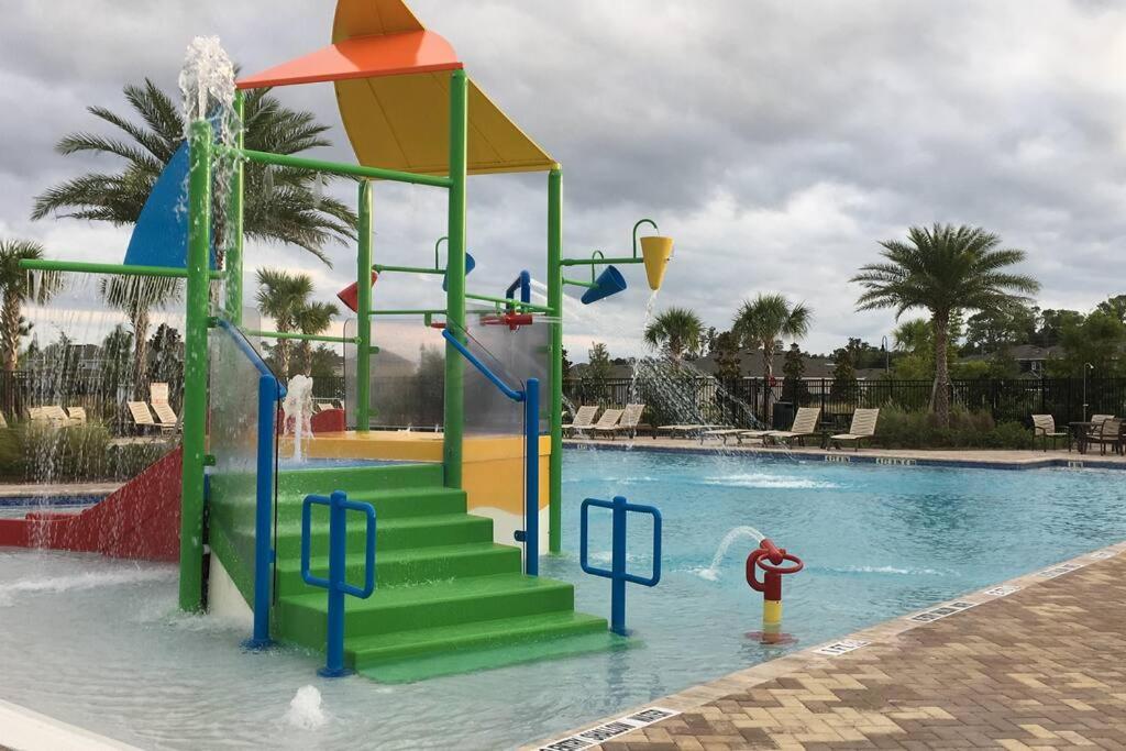 Family place with gorgeous view 4 miles to DISNEY - Chambres d'hôtes Kissimmee