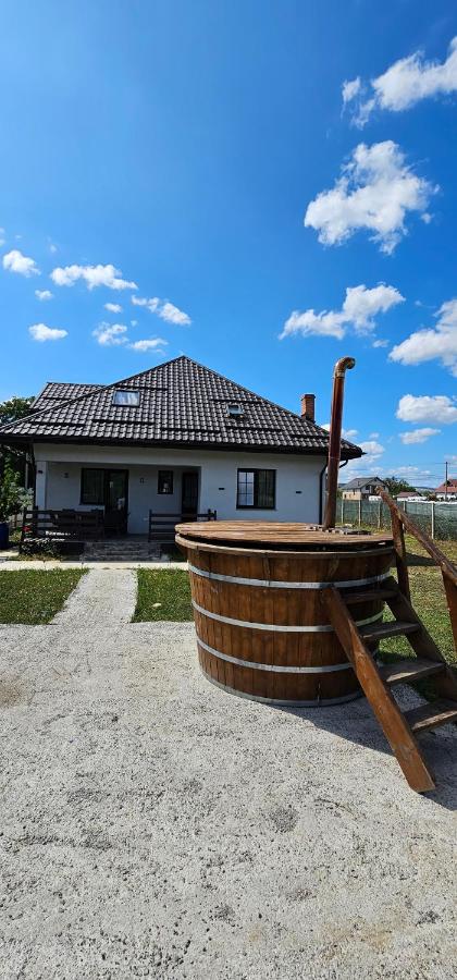 B&B Piatra Neamţ - Vila Kalibu - Bed and Breakfast Piatra Neamţ