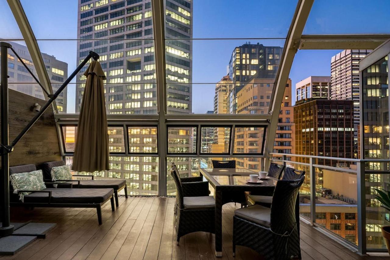 Luxury Loft in the CBD with Outdoor Living - B&B Sydney