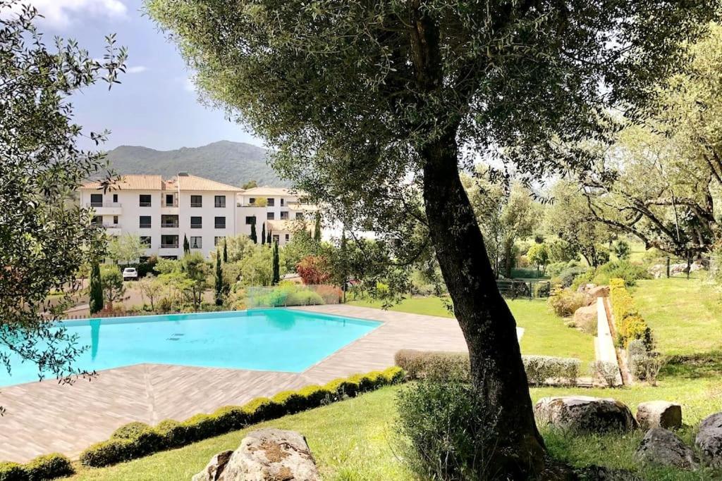 DOMAINE D'ARCA, T2 JARDIN PRIVE/PISCINE/TENNIS - B&B Porto Vecchio