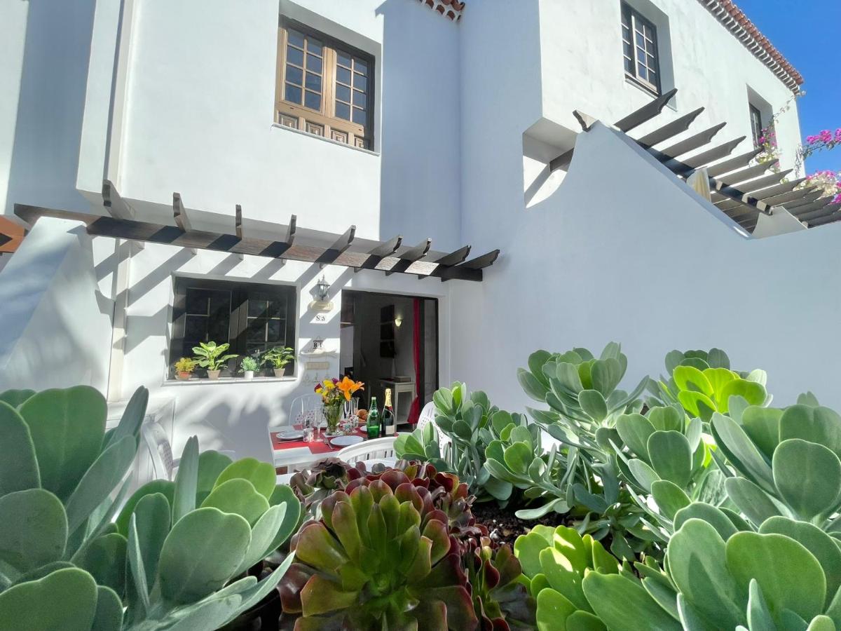 Seaview Townhouse in Puerto Santiago & Los Gigantes - B&B