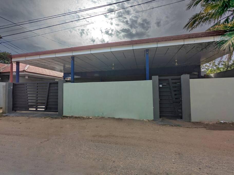 Spacious Full House Rental - B&B