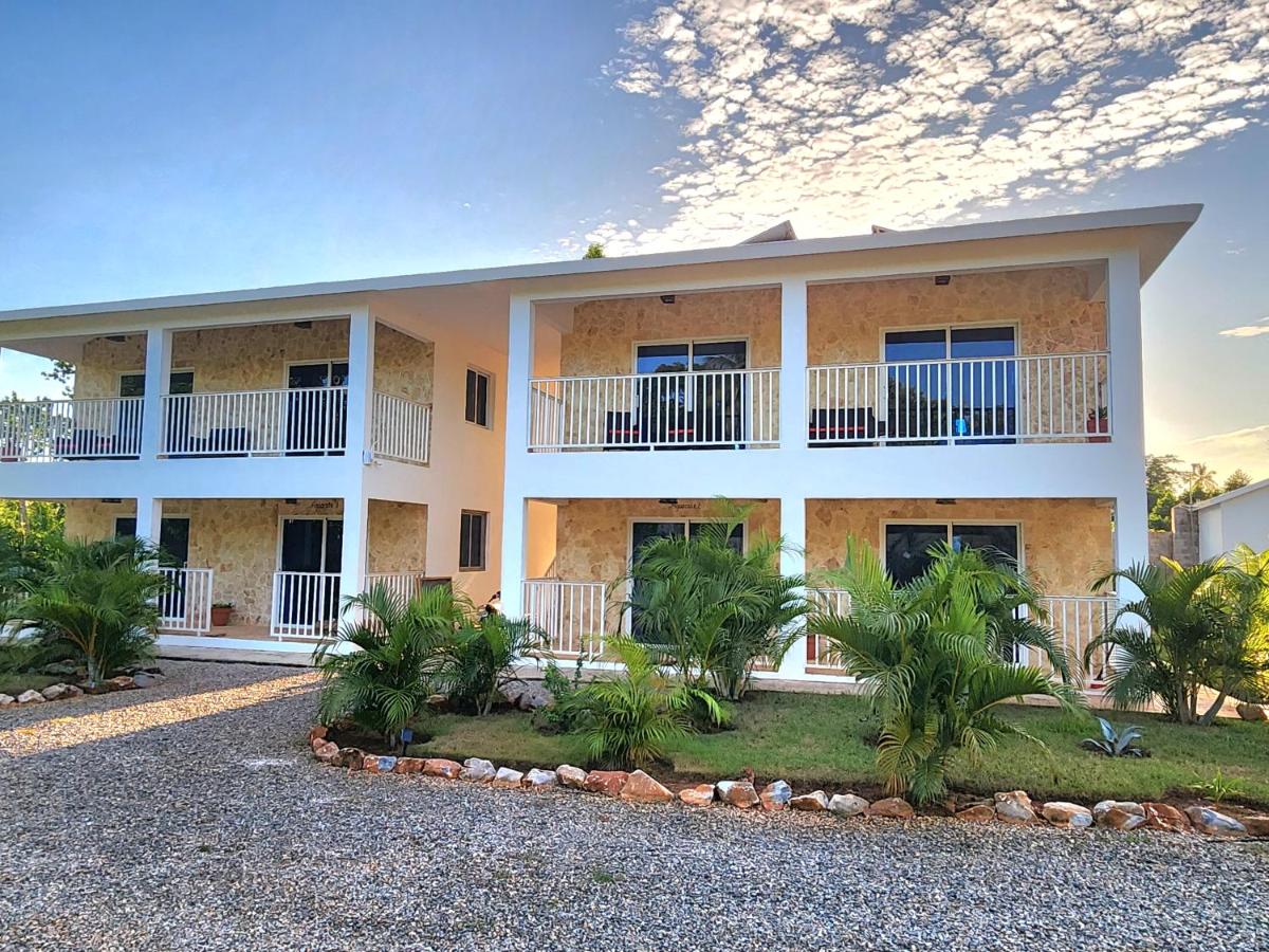 Bella Villa Roomy apartment at 5 min walk to the beach - B&B