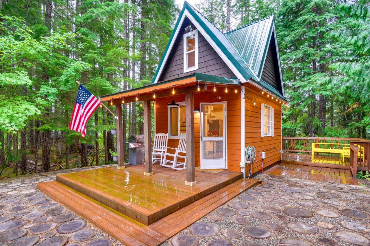 B&B Hoodsport - Adorable A-Frame Cabin, Steps to Lake Cushman! - Bed and Breakfast Hoodsport