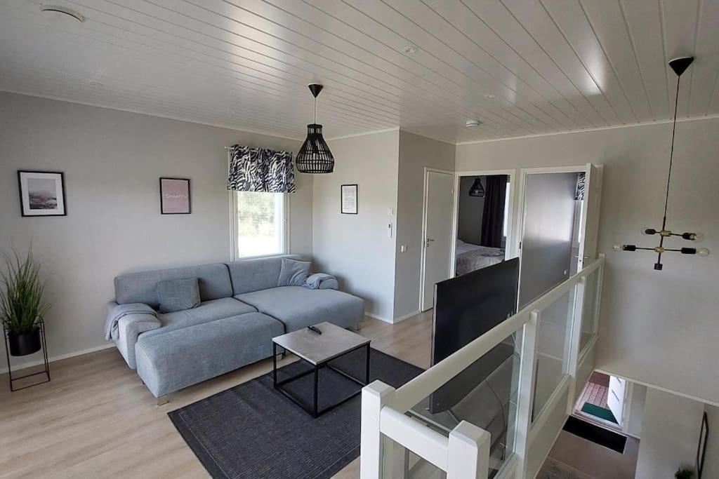 Kotimaailma Apartments Sääksmäentie - B&B