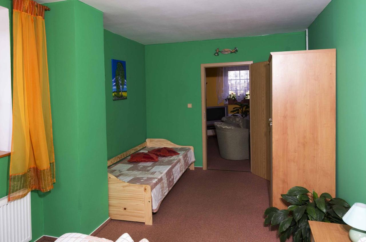 Apartment with Mountain View