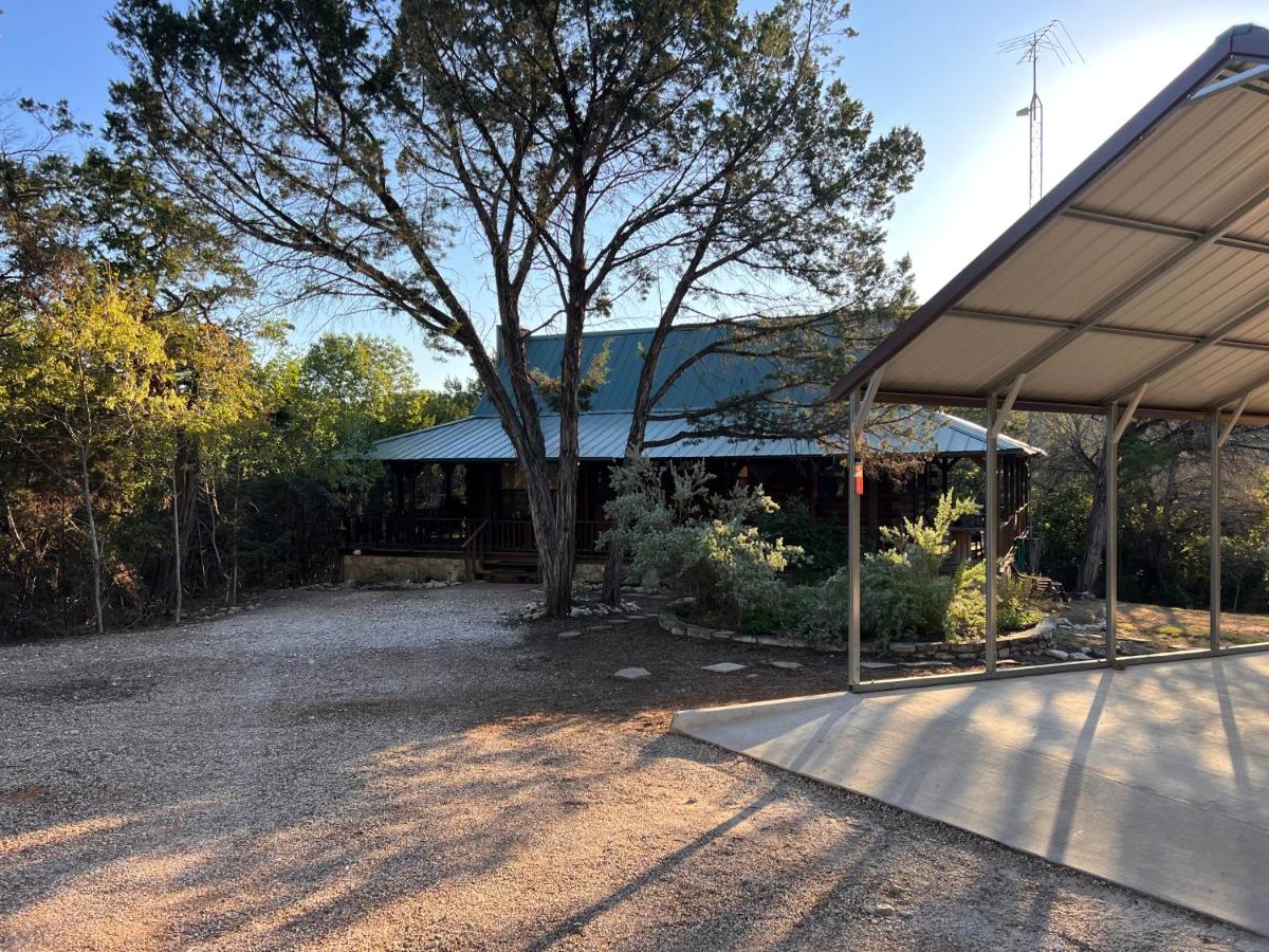 Lake Whitney Log Cabin - Ferienwohnung