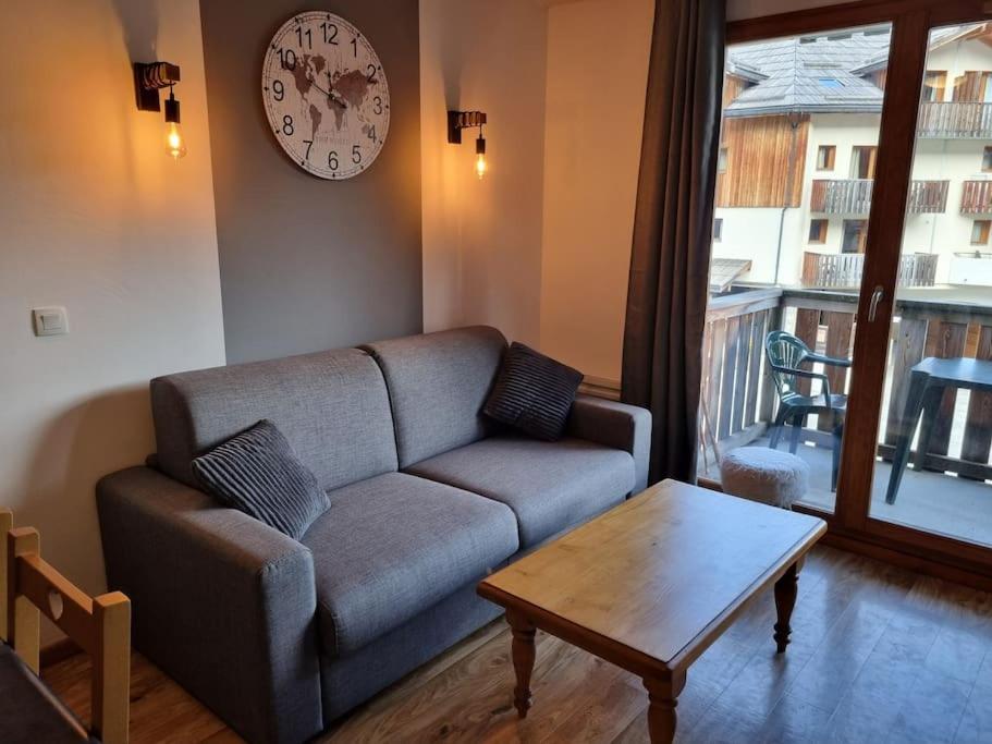 T2 + coin montagne - Wifi/Piscine - Les Orres 1800 - B&B Les Orres