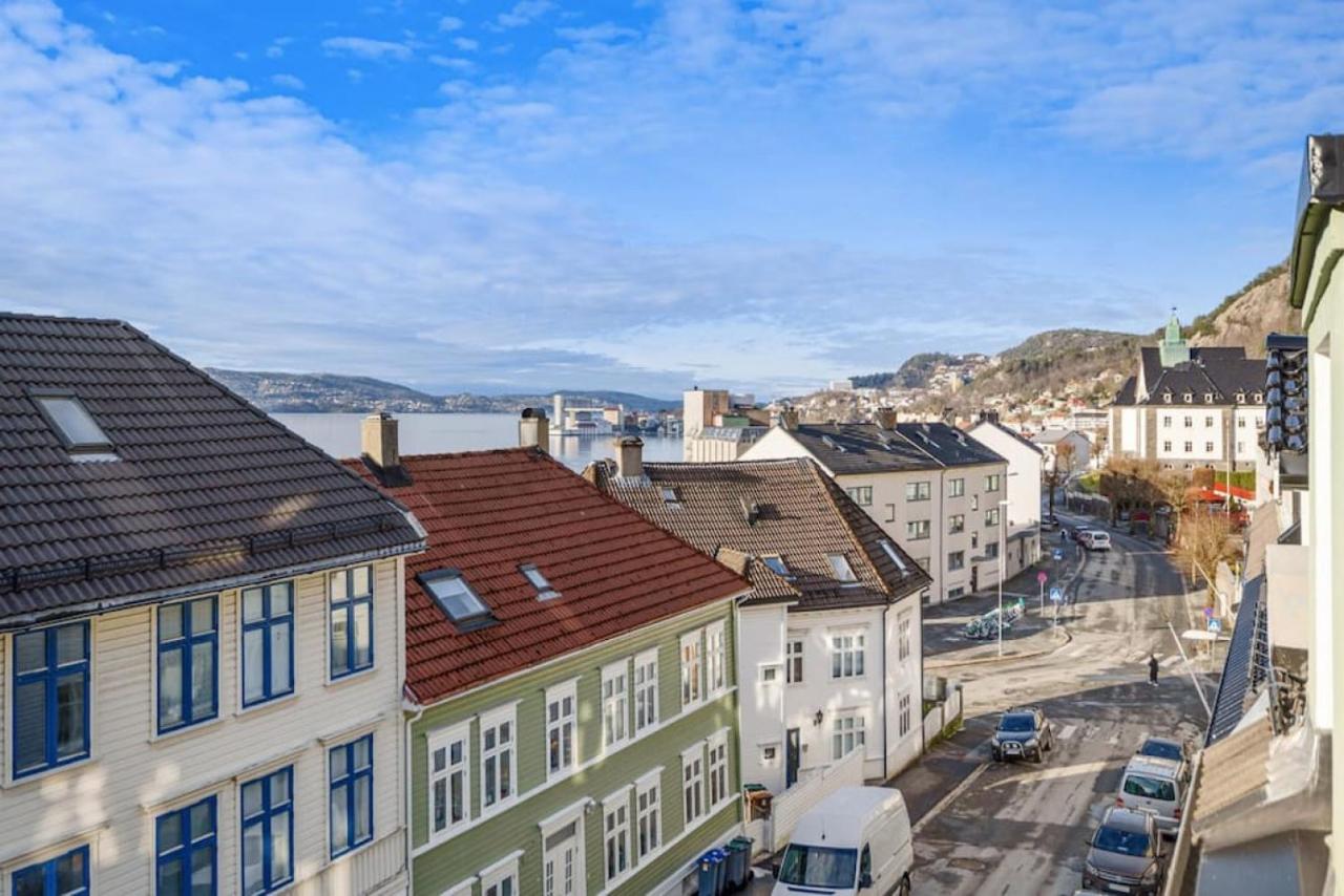 B&B Bergen - Dinbnb Homes I Family Friendly Home in Historical Sandviken - Bed and Breakfast Bergen