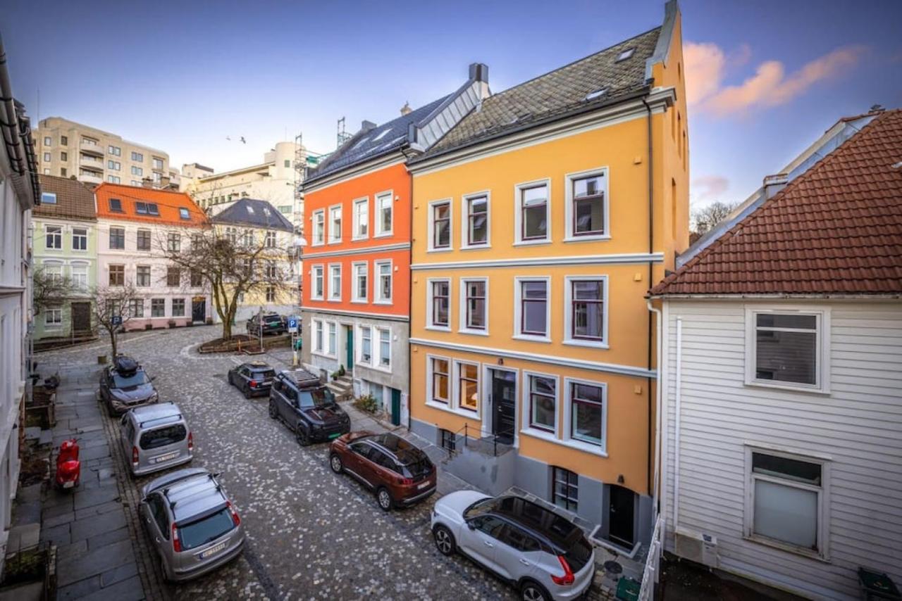 B&B Bergen - Dinbnb Apartments I New in 2023 I 600m to Bryggen - Bed and Breakfast Bergen