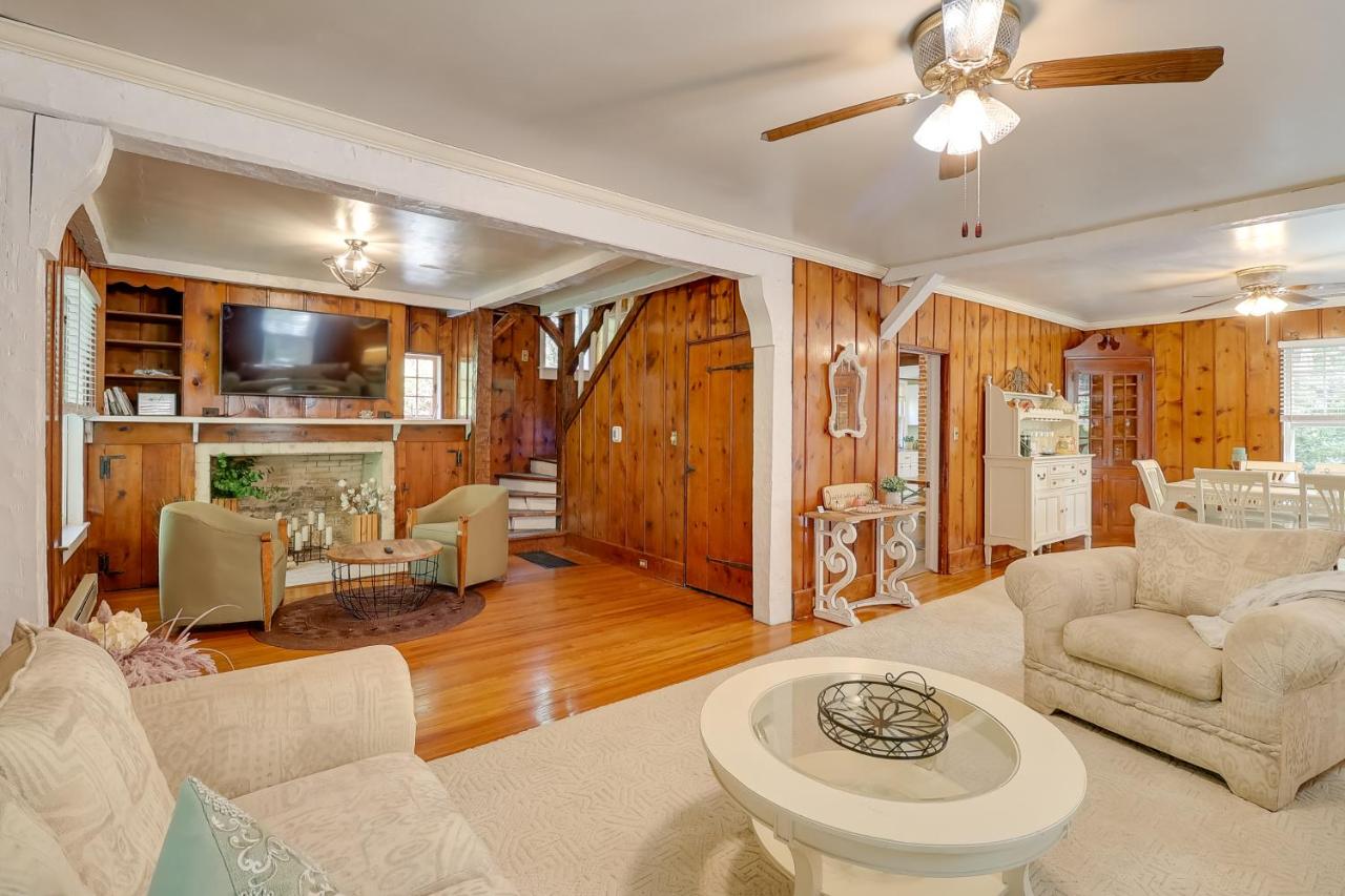 Waterfront Millington Vacation Rental w/ Hot Tub! - Chambres d'hôtes Millington