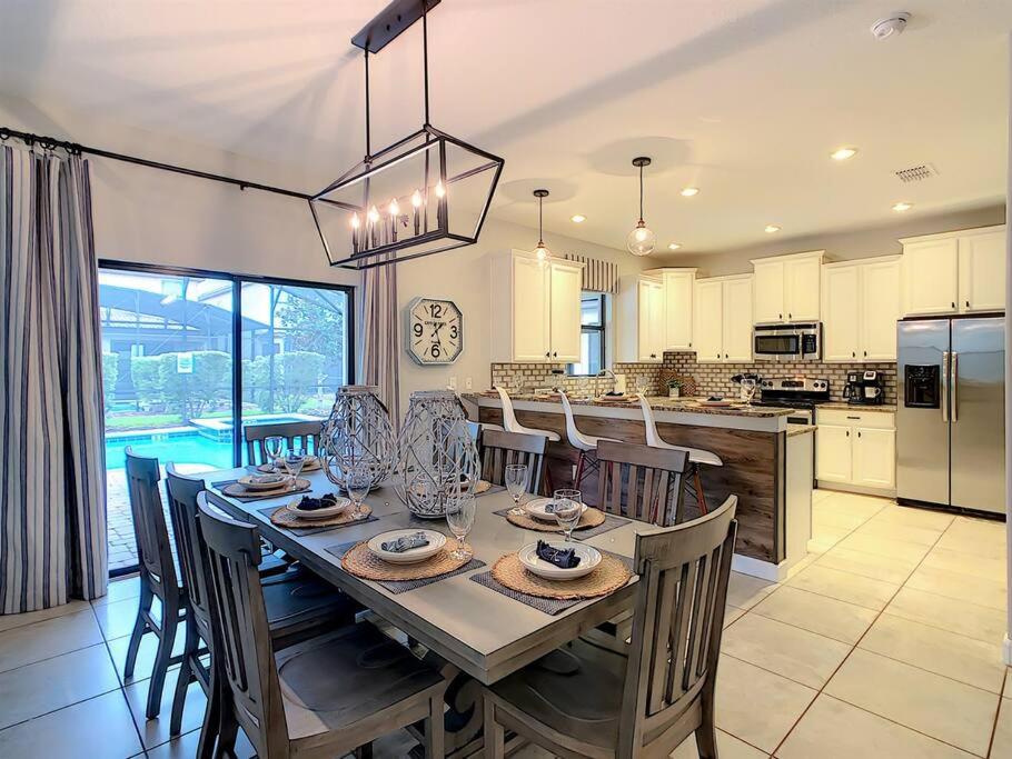 Luxury Villa Near Disney Star Wars Theatre room - Ferienwohnung Davenport