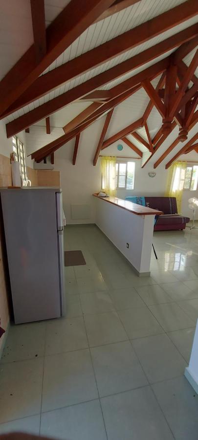 HAUT DE VILLA VU SUR LA MONTAGNE. - Ferienwohnung Saint-Louis