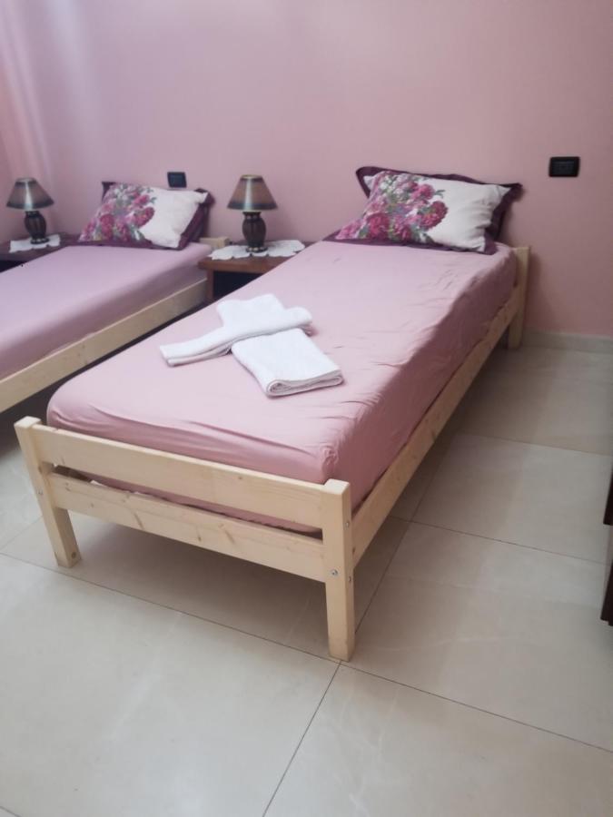 Main Street Apartment - Bed and Breakfast Tirana