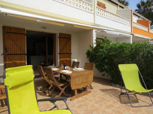 Maisonnette 5 personnes avec belle terrasse, Parking 5JRD20 - B&B Le Barcarès