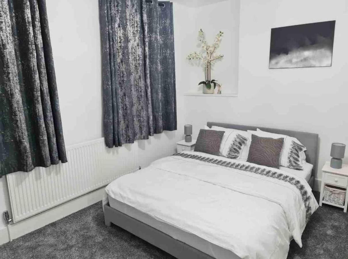 B&B Norwood - L A PLACE Croydon, London - Bed and Breakfast Norwood