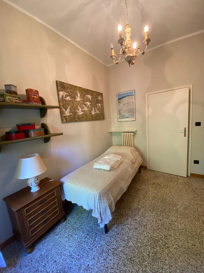 Single Room with Shared Bathroom