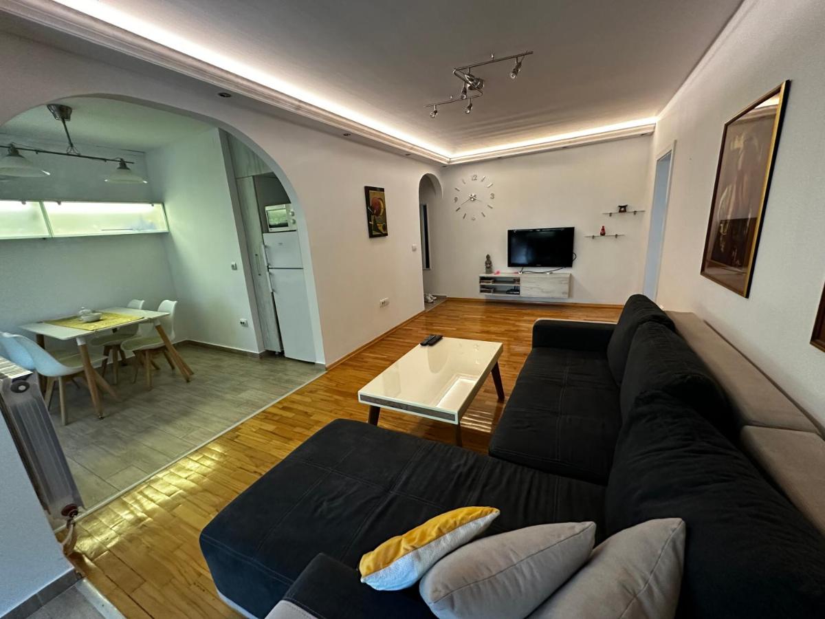 B&B Skopje - 65m2 Apartment, 3 Rooms Skopje, Karpos - Bed and Breakfast Skopje