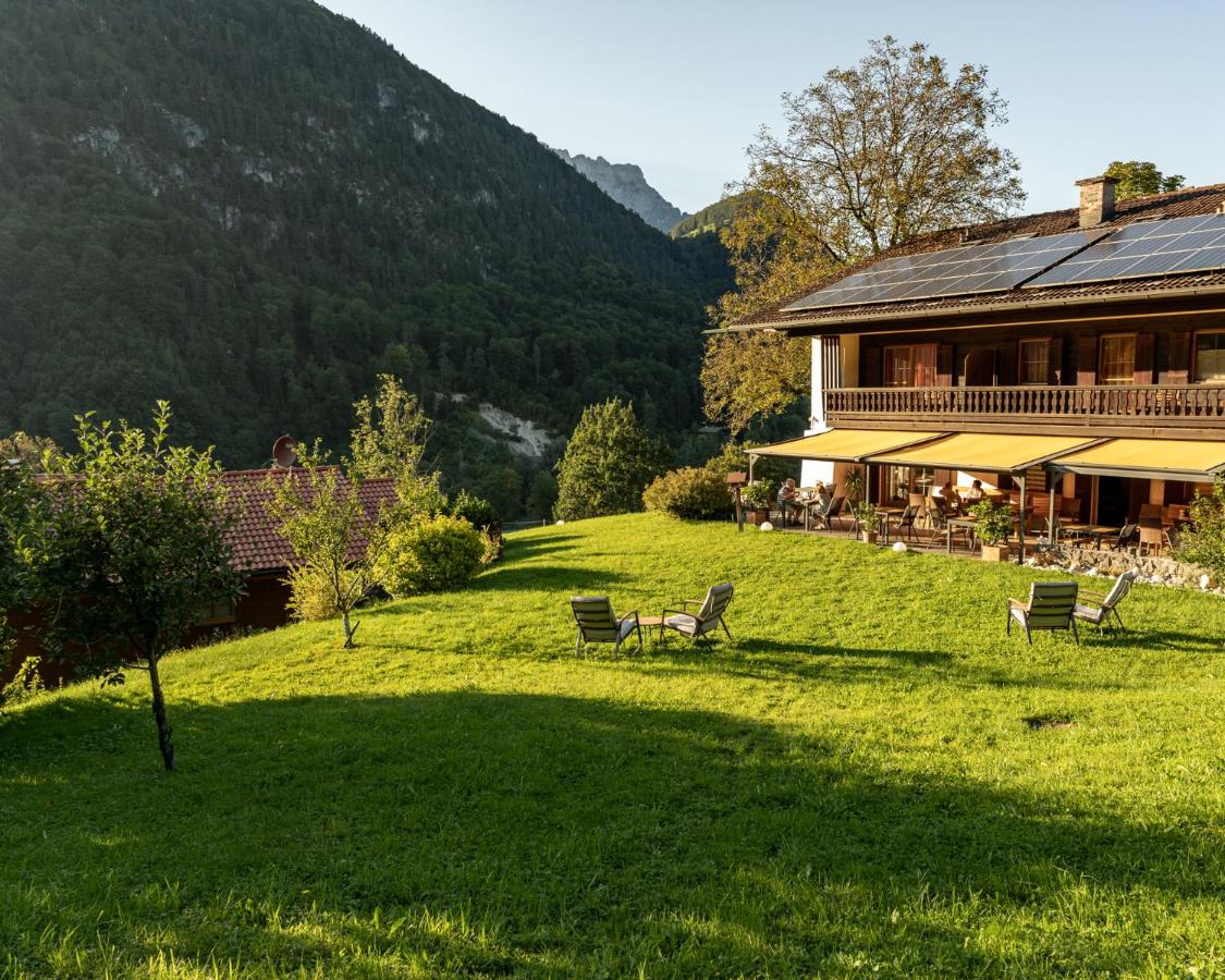 B&B Marktschellenberg - Hotel & Chalets Lampllehen - Bed and Breakfast Marktschellenberg