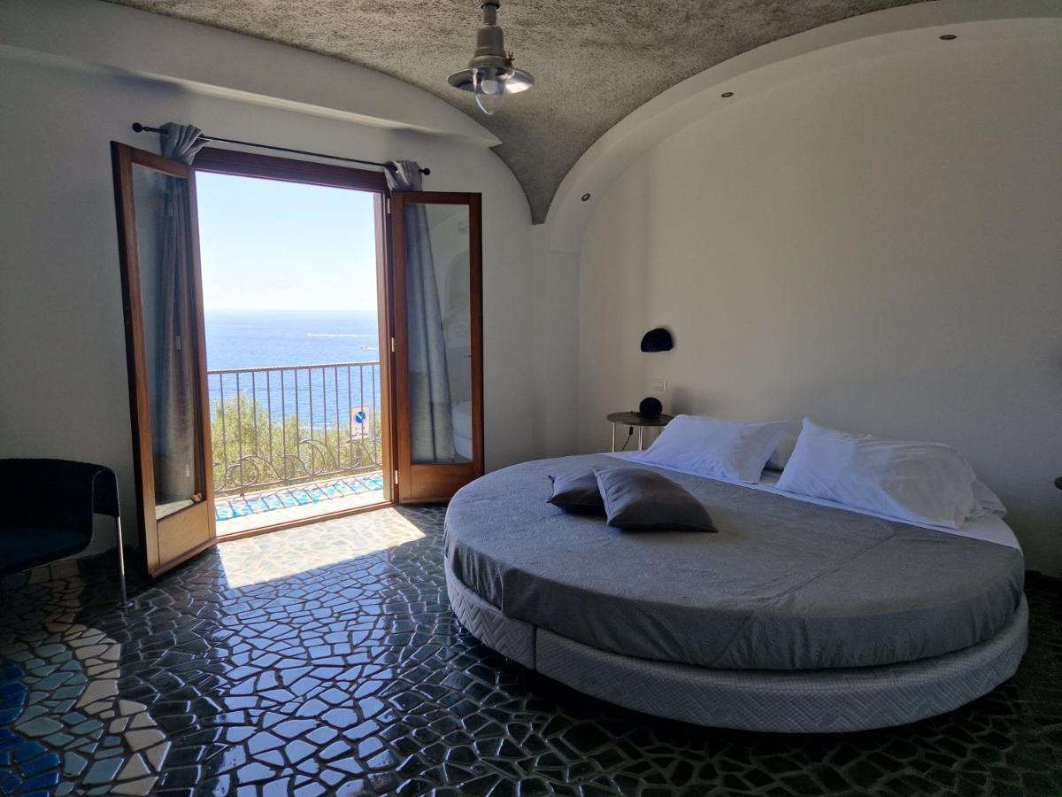 Deluxe Tweepersoonskamer met Balkon en Uitzicht op Zee