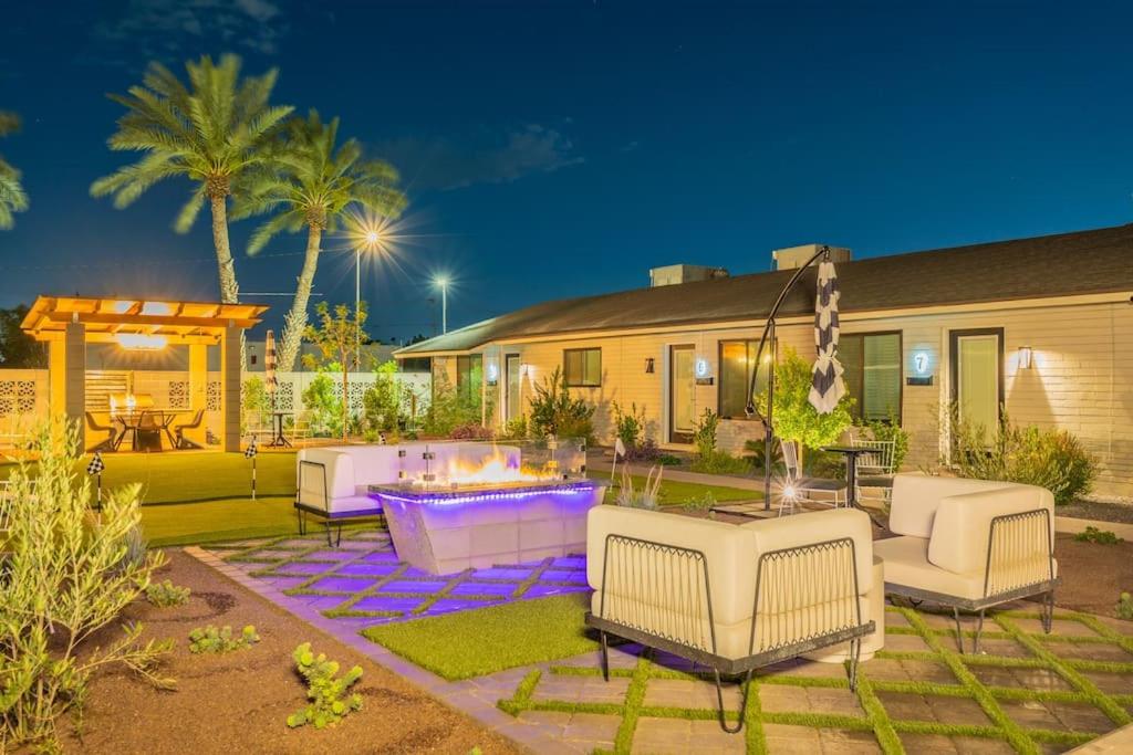 ASH and KO - B&B Phoenix