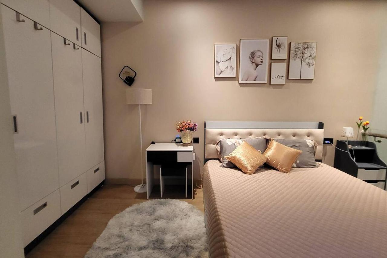 Sea View Sandy Homestay Citadines Marina - B&B