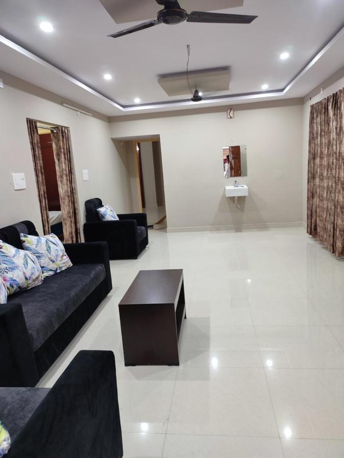 Rahul guest house and service apartment - B&B