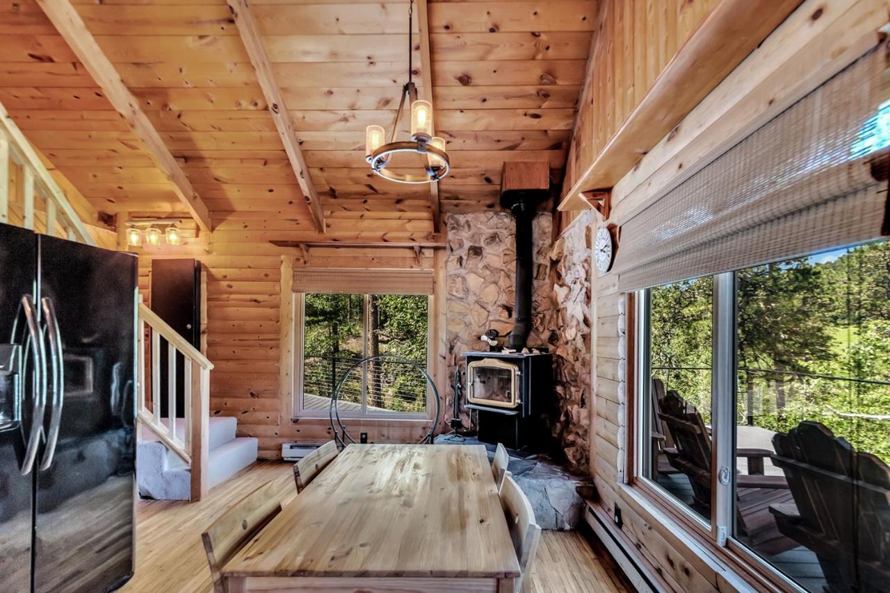 JR's Hideaway - B&B Lead