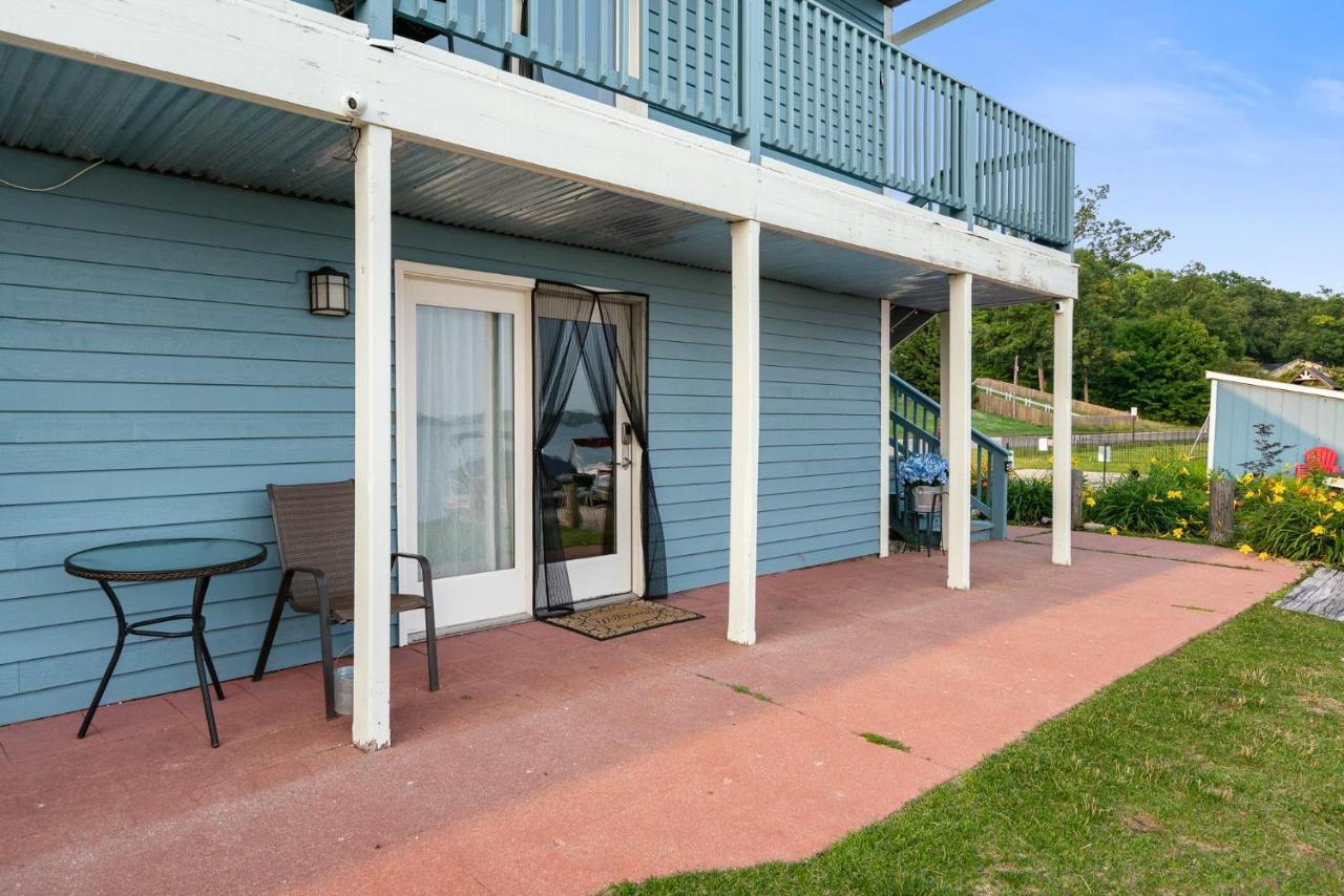 Fife Lake Lodge - Double Queen Room with Lake Access - Ferienwohnung Fife Lake
