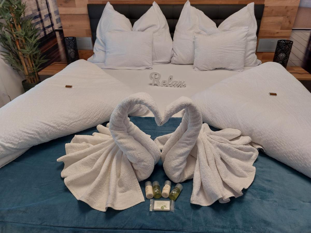 Happiness Apartman - B&B Kecskemét